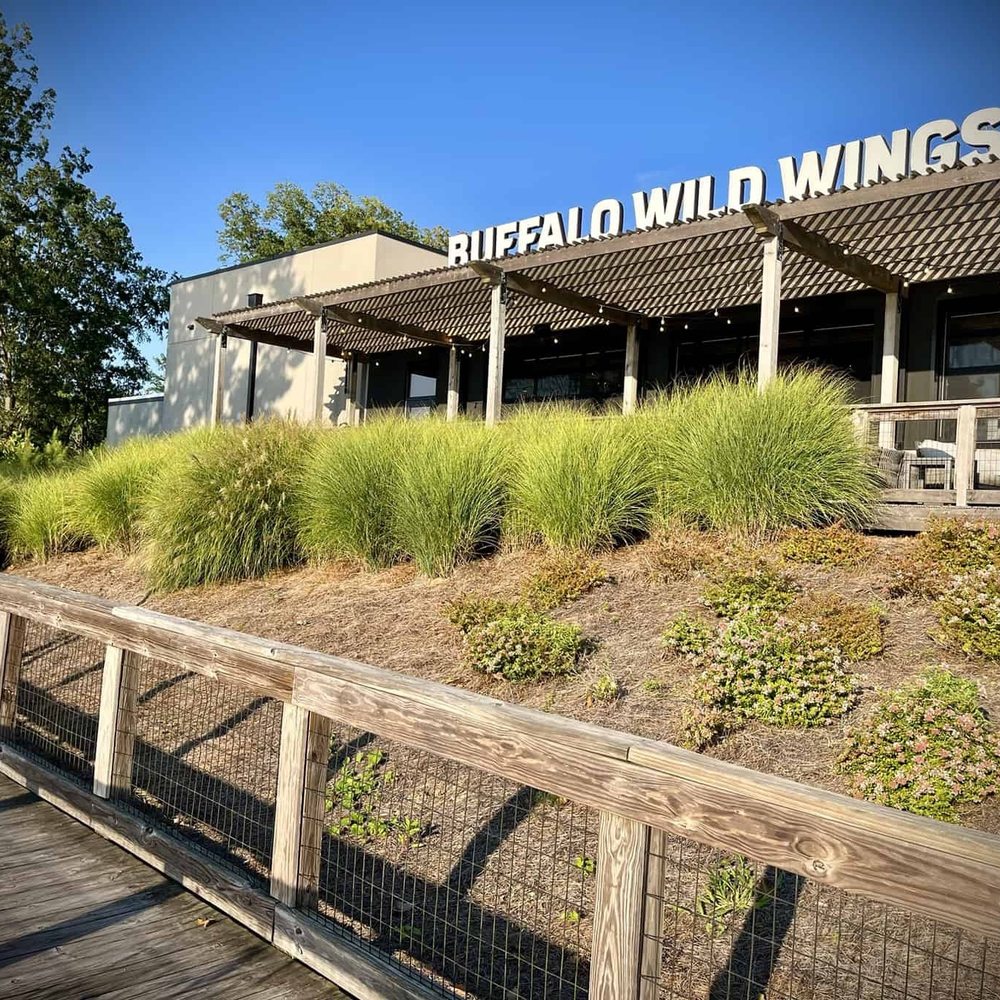 Buffalo Wild Wings - Patio River view - American Near Me - Gadsden, Alabama