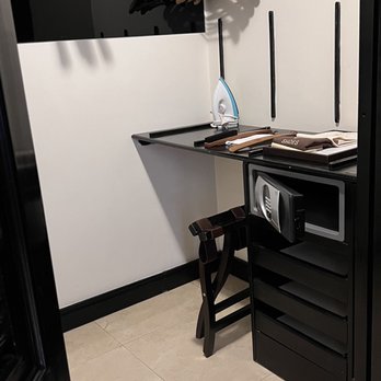 Hotel Four Seasons - The closet is huge - Hotels Near Me - Buenos Aires, C
