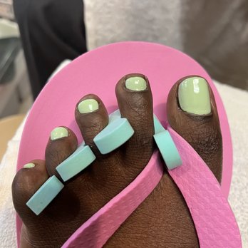 Gorgeous Nails - Nail Salons Near Me - New Albany, Indiana