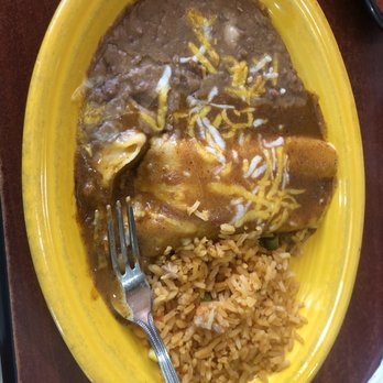 La Carreta - Ground Beef Enchilada with rice and beans - Mexican Near Me - Lansing, Kansas La Carreta - Ground Beef Enchilada with rice and beans - Mexican Near Me - Lansing, Kansas