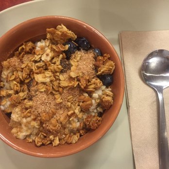 Panera Bread - Steel cut oatmeal with blueberries and granola - Sandwiches Near Me - Pittsburgh, Pennsylvania