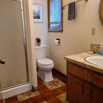 Cordova Cleaning - Shiny bathroom. - Home Cleaning Near Me Cordova Cleaning - Shiny bathroom. - Home Cleaning Near Me