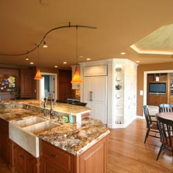 Ed's Quality Construction - Addition, kitchen remodeling.
Complete management and quality supervision.