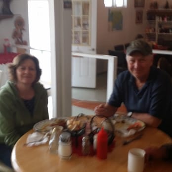 Sherry's Country Corner Cafe - Cafes Near Me - Morpeth, Ontario