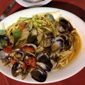 Eatalian - Linguine with Vongole - Italian Near Me - Gardena, California Eatalian - Linguine with Vongole - Italian Near Me - Gardena, California