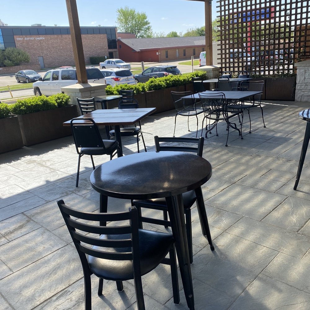 The Colony Cafe - tables and chairs on the patio - Breakfast & Brunch Near Me - The Colony, Texas