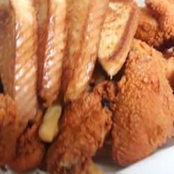 DA Nickel House - Our chicken wing basket