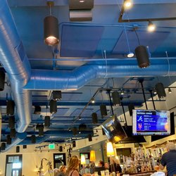 Scott's Seafood Roundhouse - Inside