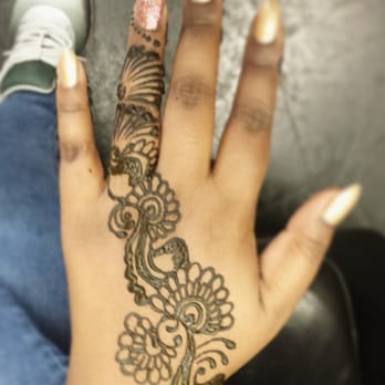 Amy's Beauty Salon - Ring finger design - Eyelash Service Near Me - Sunrise, Florida Amy's Beauty Salon - Ring finger design - Eyelash Service Near Me - Sunrise, Florida