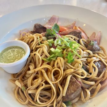 Amar - Tallarín Saltado - Peruvian Near Me - El Paso, Texas