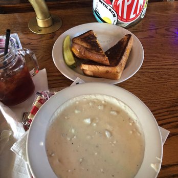 Yorktown Pub - Clam Chowder & Grilled Cheese (American Cheddar on White) - Pubs Near Me - Yorktown, Virginia Yorktown Pub - Clam Chowder & Grilled Cheese (American Cheddar on White) - Pubs Near Me - Yorktown, Virginia