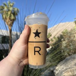 Iced Hazelnut Bianco Latte