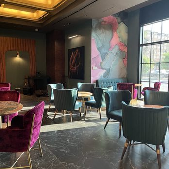 Mixx at Wind Creek Bethlehem - Lots of seating options & band setting up in the back corner - Speakeasies Near Me - Bethlehem, Pennsylvania Mixx at Wind Creek Bethlehem - Lots of seating options & band setting up in the back corner - Speakeasies Near Me - Bethlehem, Pennsylvania