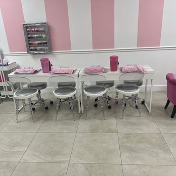 Rock'N Tiara - Manicure station - Party & Event Planning Near Me - Coral Springs, Florida Rock'N Tiara - Manicure station - Party & Event Planning Near Me - Coral Springs, Florida
