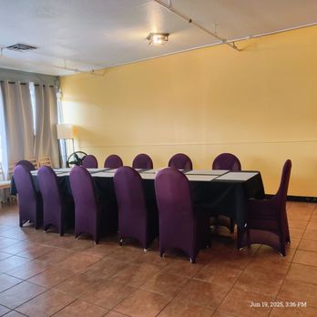 Farmsook Thai Eatery - Large table available - Thai Near Me - Longview, Washington