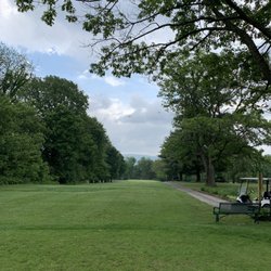 Pine Hills Country Club - Some have straight drives