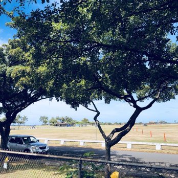 Ke'ehi Lagoon Memorial Park - View out toward Ke'ehi Lagoon Park - Venues & Event Spaces Near Me - Honolulu, Hawaii