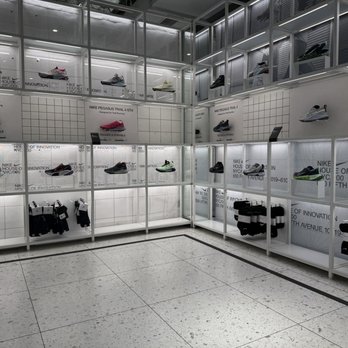 nike store 650 5th avenue