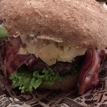 Meneer Smakers - The Meneer Smackers burger with bacon. I was not disappointed! - Burgers Near Me - Utrecht, Utah