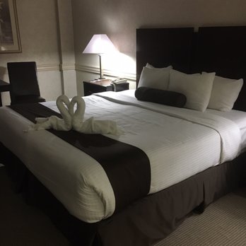 Oakes Hotel - Looks nice at first - Hotels Near Me - Niagara Falls, Ontario Oakes Hotel - Looks nice at first - Hotels Near Me - Niagara Falls, Ontario
