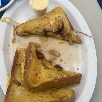 Mom's Kitchen - Onions on French toast - Breakfast & Brunch Near Me - Vista, California Mom's Kitchen - Onions on French toast - Breakfast & Brunch Near Me - Vista, California
