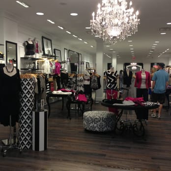 White House Black Market - Women's Clothing Near Me - Norfolk, Virginia White House Black Market - Women's Clothing Near Me - Norfolk, Virginia