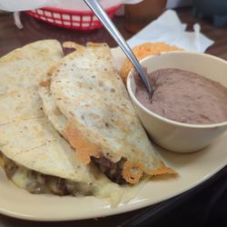 Baytown Cafe & Taqueria - Quesadilla plate