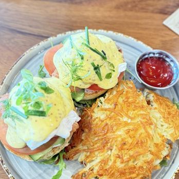 The Corner - Smoked Salmon Benedict - Breakfast & Brunch Near Me - Glendale, California