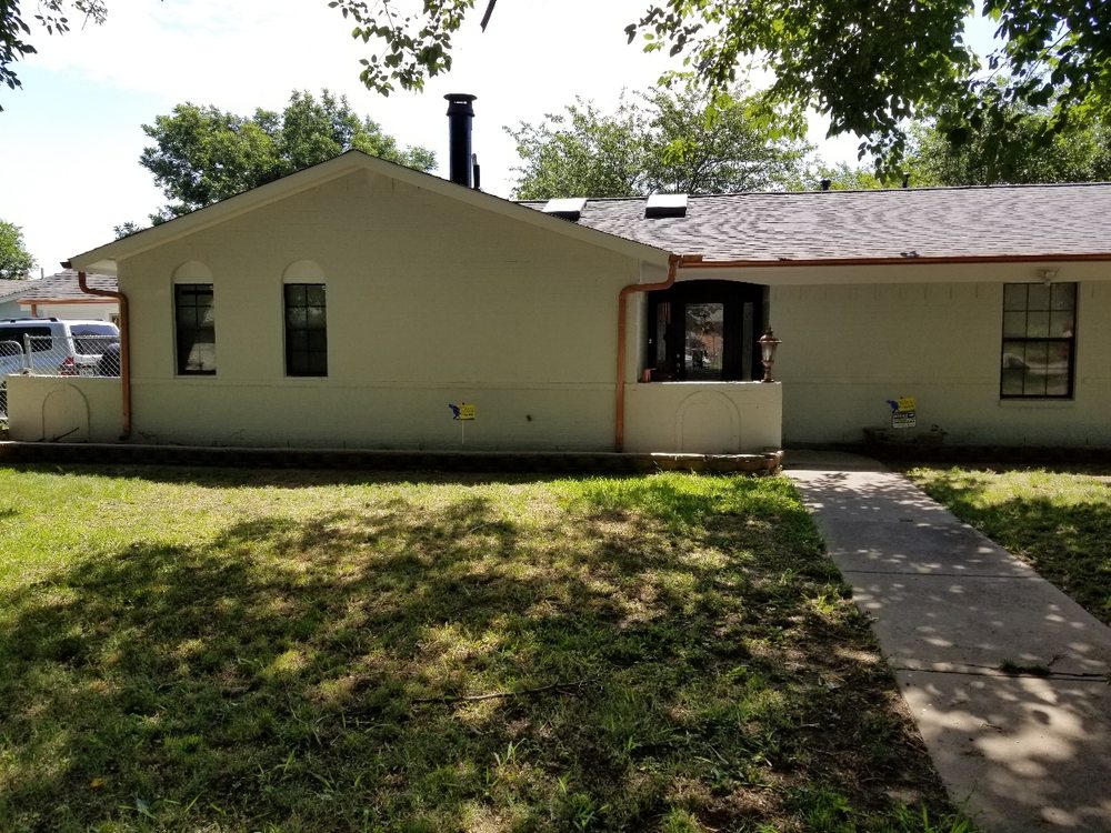 Slide of Humberto's Roofing Service