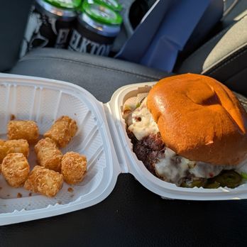 Blue’s Dog Bowl - Another jalapeno burger and tots! - Food Trucks Near Me - Luray, Virginia Blue’s Dog Bowl - Another jalapeno burger and tots! - Food Trucks Near Me - Luray, Virginia