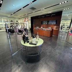Prada Outlet - 12/29/24 FYI. Interior