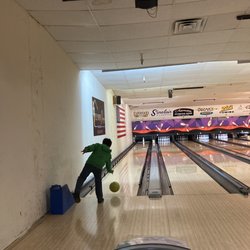 Orland Bowl - Birthday boy going for a spare!