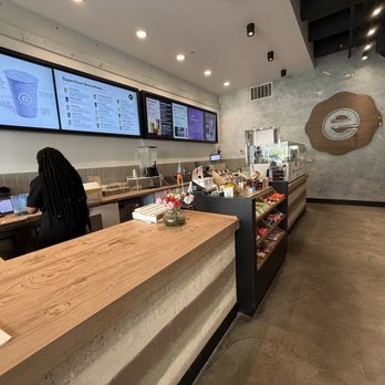 Earthbar - Photo 4: Order counter - Juice Bars & Smoothies Near Me - Berkeley, California
