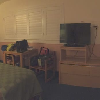 Padre Oaks Inn - Clean, well furnished room - Hotels Near Me - Monterey, California Padre Oaks Inn - Clean, well furnished room - Hotels Near Me - Monterey, California