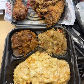 Chicken’s Kitchen - Fried chicken cabbage candied yams 5 star mac - Soul Food Near Me - Harvey, Louisiana