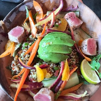 Hotshot - Quinoa salad with avocado and seared tuna chunks - Bars Near Me - Hong Kong, HK