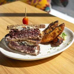 Seedz Cafe - Malibu Melt with Potato Wedges