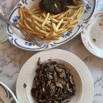 Petterinos - American Near Me - Chicago, Illinois