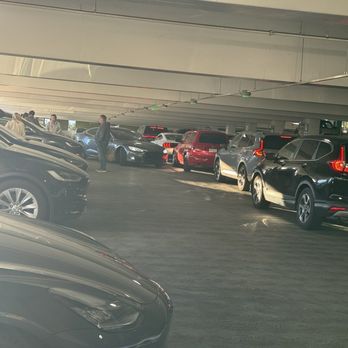 Winchester Parking Garage - Warning! Yuuuge backups just to get out!! Avoid this place if at all possible and park in the other parking garages at Valley Fair instead. - Parking Near Me - San Jose, California Winchester Parking Garage - Warning! Yuuuge backups just to get out!! Avoid this place if at all possible and park in the other parking garages at Valley Fair instead. - Parking Near Me - San Jose, California