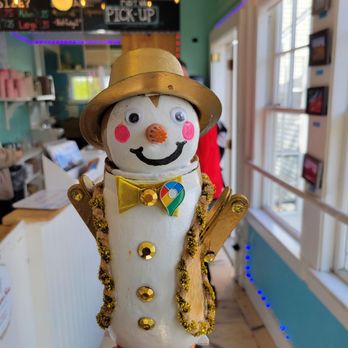 Sweet Pea's Ice Cream - Ice Cream & Frozen Yogurt Near Me - Ogunquit, Maine
