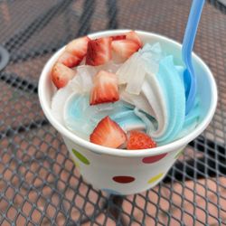 Fruitee Yogurt - Taro and blue birthday cake yogurt with lychee and strawberry (12 oz)