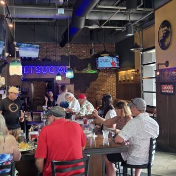 Jefferson Social - Bars Near Me - Cincinnati, Ohio