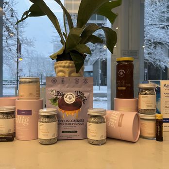 Glory Juice  - Coal Harbour:  Killig/Truly with Health and beauty. You will love this local brands scents and products. Come find out more and ask Jeffrey. - Juice Bars & Smoothies Near Me - Vancouver, British Columbia