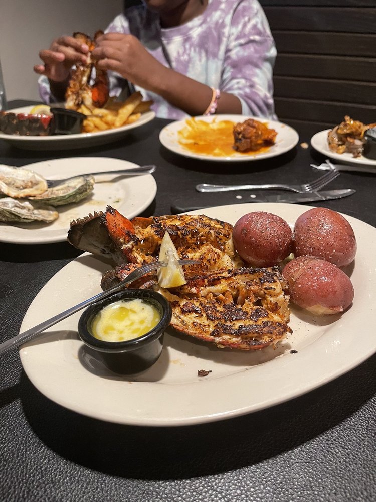 Shuckers Oyster Bar & Grill