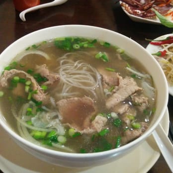 Gia Minh - Beef steak and tendon w/rice noodle soup - Vietnamese Near Me - Vancouver, British Columbia