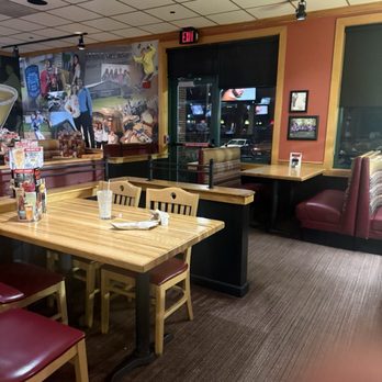 Applebee's Grill + Bar - Clean and organize - American Near Me - Wisconsin Dells, Wisconsin Applebee's Grill + Bar - Clean and organize - American Near Me - Wisconsin Dells, Wisconsin