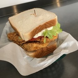 Hank's Place - Fish Sandwich