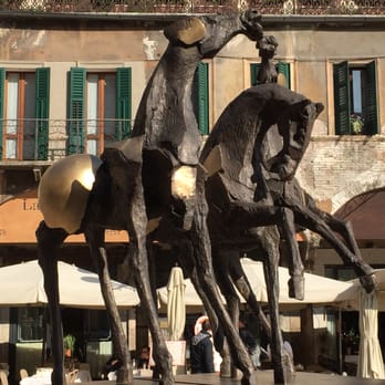 Piazza Delle Erbe - Public Plazas Near Me - Verona, VR Piazza Delle Erbe - Public Plazas Near Me - Verona, VR