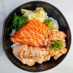 Sushi & Bowls