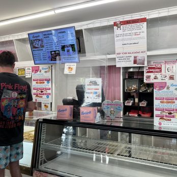 Leonard's Bakery - Bakeries Near Me - Honolulu, Hawaii